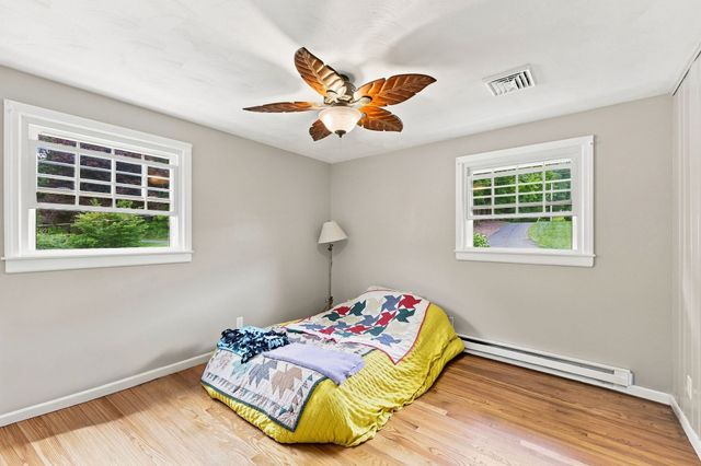 50 Taylor St, Granby, MA 01033