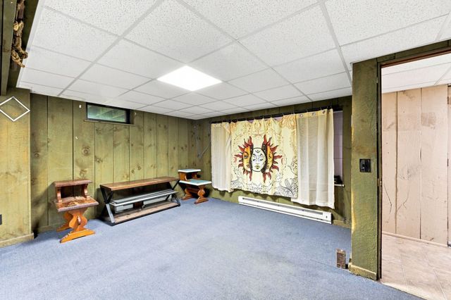 50 Taylor St, Granby, MA 01033
