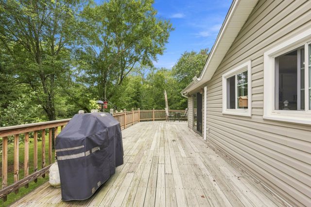 50 Taylor St, Granby, MA 01033