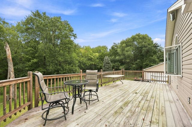 50 Taylor St, Granby, MA 01033