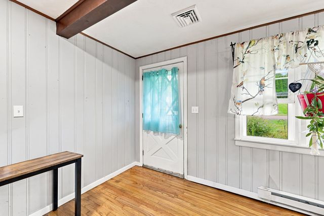 50 Taylor St, Granby, MA 01033