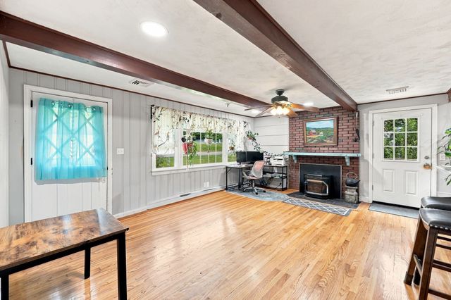50 Taylor St, Granby, MA 01033