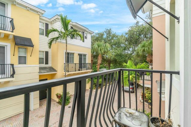 3805 NW 5th Terrace, Boca Raton, FL 33431