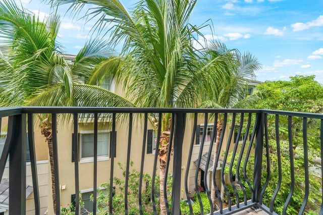 3805 NW 5th Terrace, Boca Raton, FL 33431