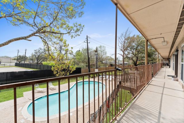 8118 Albacore Drive 7, Houston, TX 77074