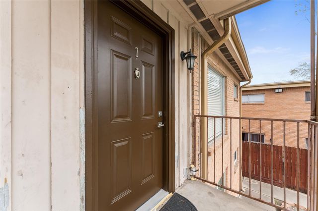8118 Albacore Drive 7, Houston, TX 77074