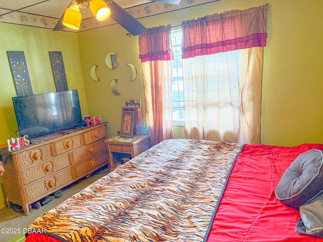 927 E Millard Court, Daytona Beach, FL 32117