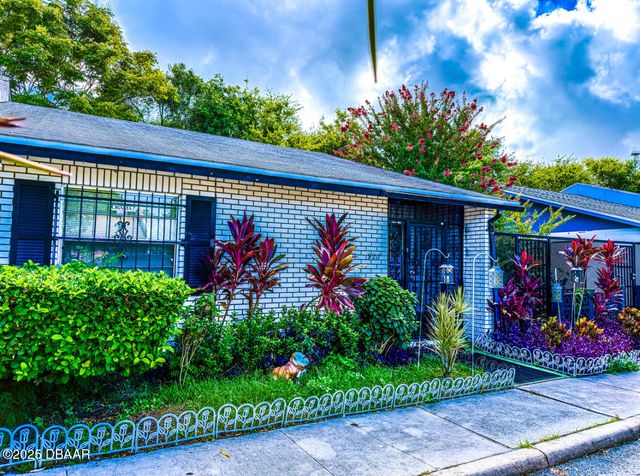 927 E Millard Court, Daytona Beach, FL 32117
