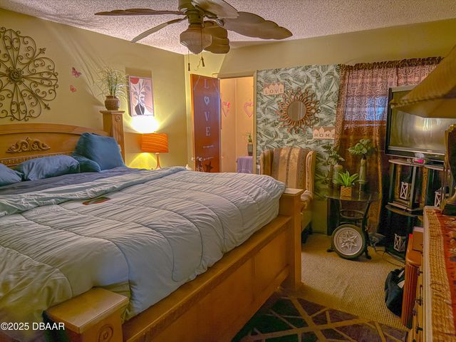 927 E Millard Court, Daytona Beach, FL 32117