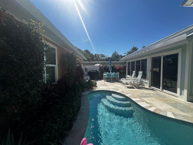 323 NE 7th Avenue B, Delray Beach, FL 33483