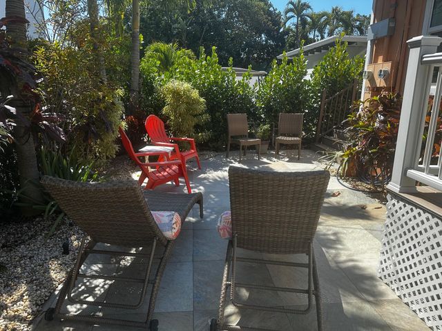 323 NE 7th Avenue B, Delray Beach, FL 33483