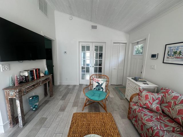 323 NE 7th Avenue B, Delray Beach, FL 33483