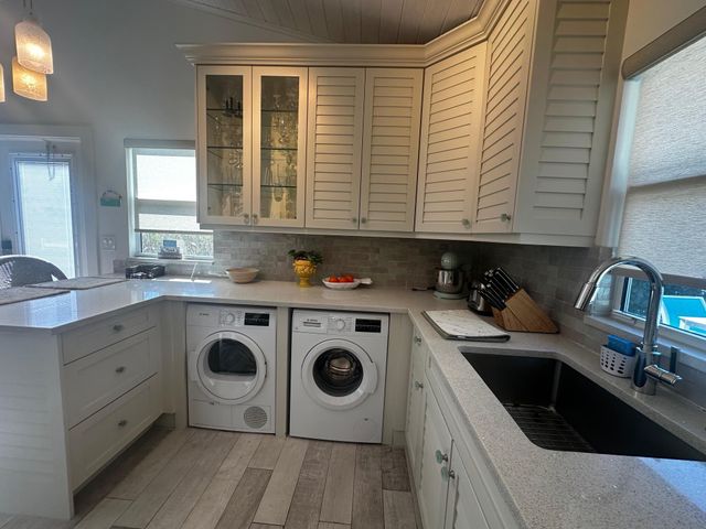 323 NE 7th Avenue B, Delray Beach, FL 33483