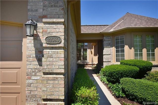 22080 Orchard Way 37, Beverly Hills Village, MI 48025