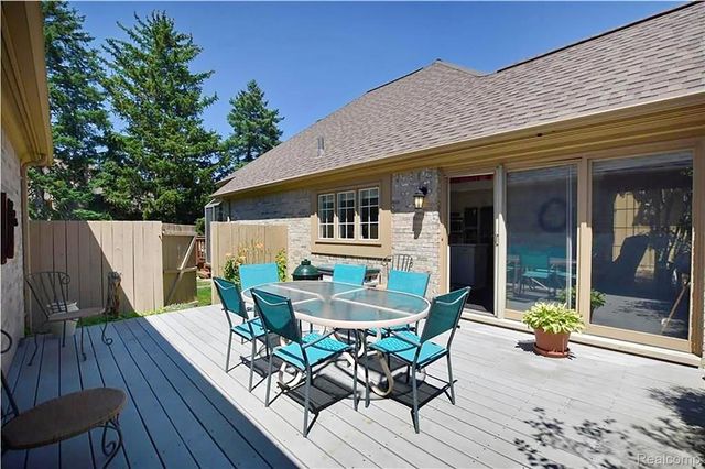 22080 Orchard Way 37, Beverly Hills Village, MI 48025