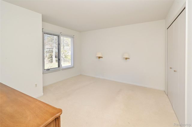 22080 Orchard Way 37, Beverly Hills Village, MI 48025