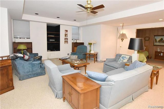 22080 Orchard Way 37, Beverly Hills Village, MI 48025