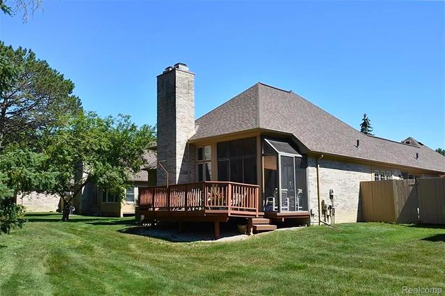 22080 Orchard Way 37, Beverly Hills Village, MI 48025