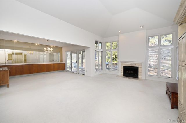 22080 Orchard Way 37, Beverly Hills Village, MI 48025