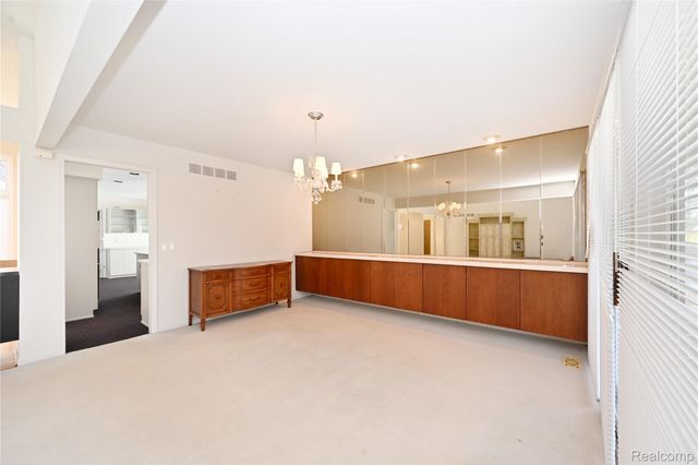 22080 Orchard Way 37, Beverly Hills Village, MI 48025