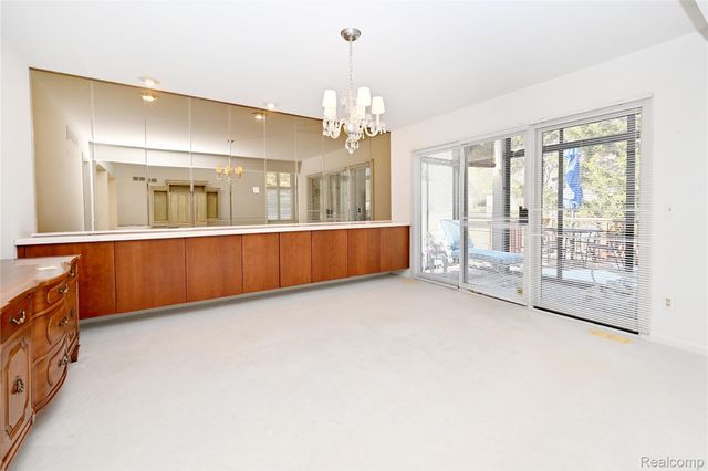 22080 Orchard Way 37, Beverly Hills Village, MI 48025