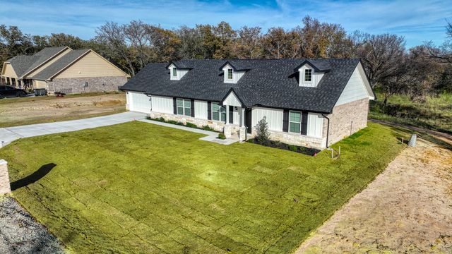 125 Sedona Creek Court, Poolville, TX 76487