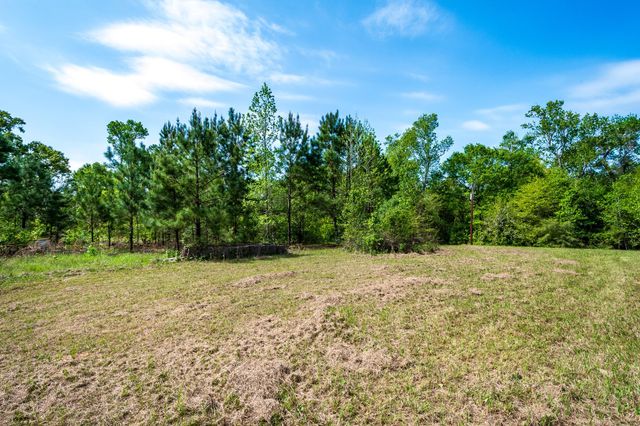 708 County Road 2307, Cleveland, TX 77327