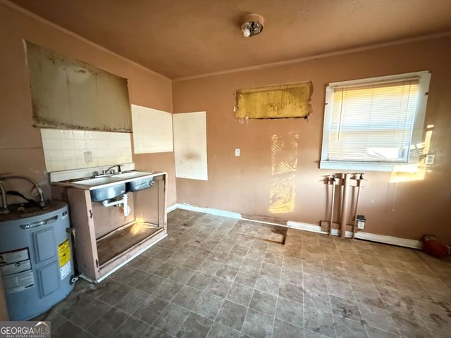 1502 E Roosevelt Avenue, Albany, GA 31705