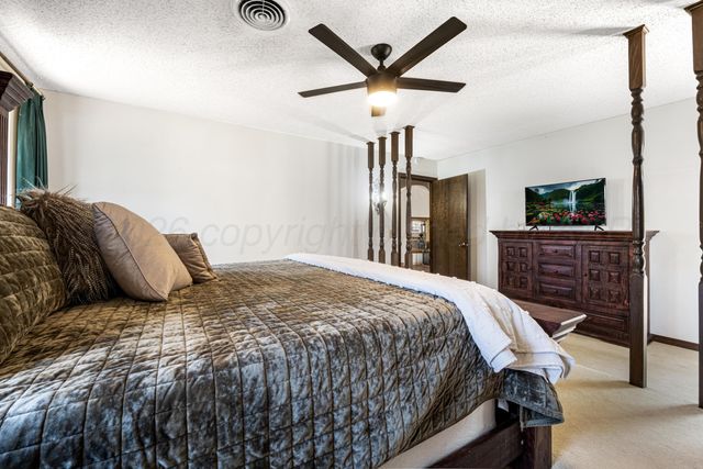 130 BAILEY Avenue, Dumas, TX 79029