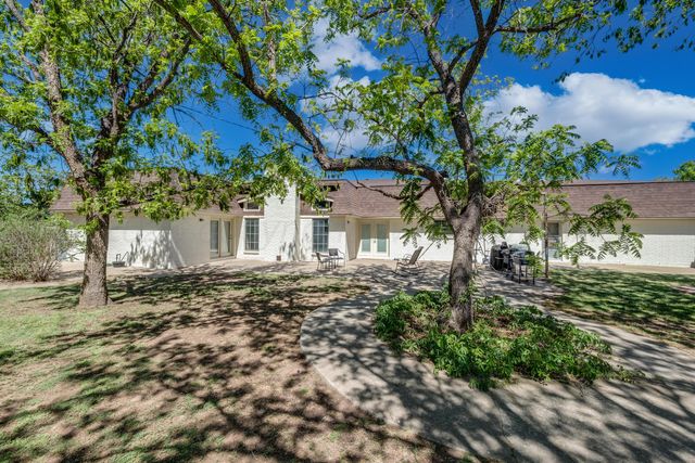 130 BAILEY Avenue, Dumas, TX 79029