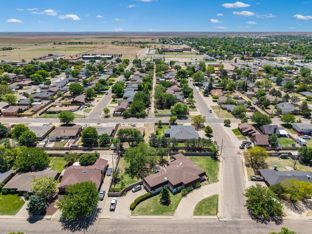 130 BAILEY Avenue, Dumas, TX 79029