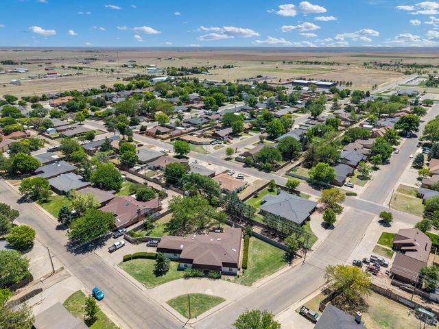 130 BAILEY Avenue, Dumas, TX 79029