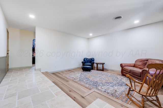 130 BAILEY Avenue, Dumas, TX 79029