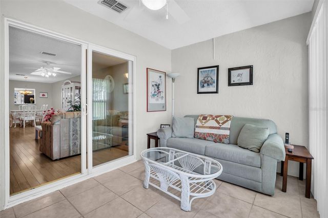860 MACLAREN DRIVE N B, Palm Harbor, FL 34684