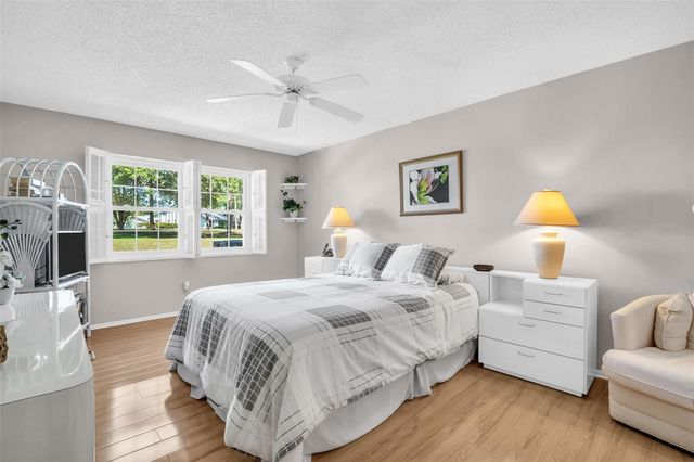860 MACLAREN DRIVE N B, Palm Harbor, FL 34684