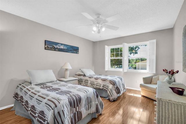 860 MACLAREN DRIVE N B, Palm Harbor, FL 34684