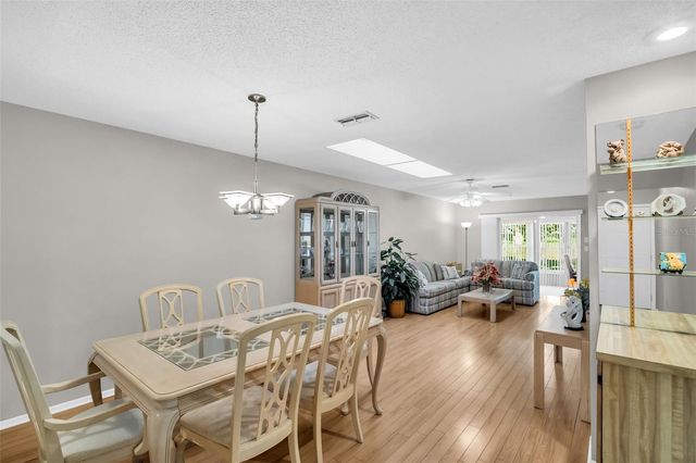 860 MACLAREN DRIVE N B, Palm Harbor, FL 34684