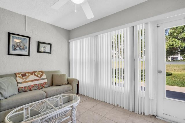 860 MACLAREN DRIVE N B, Palm Harbor, FL 34684