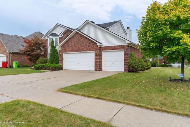 46568 Riverwoods Drive, Macomb Twp, MI 48044