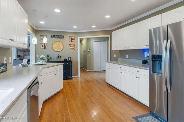 46568 Riverwoods Drive, Macomb Twp, MI 48044