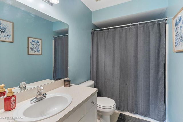 46568 Riverwoods Drive, Macomb Twp, MI 48044