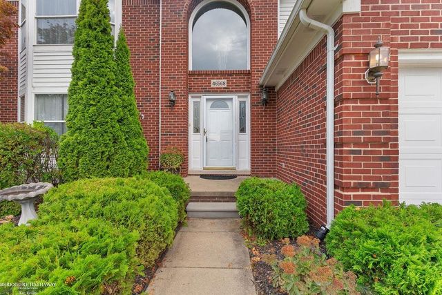 46568 Riverwoods Drive, Macomb Twp, MI 48044