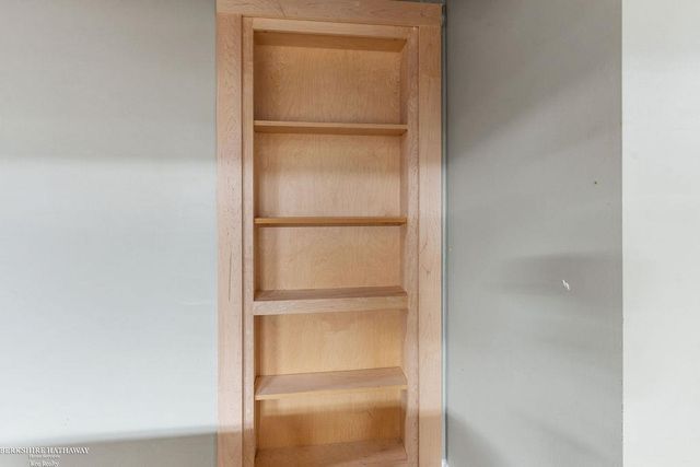 46568 Riverwoods Drive, Macomb Twp, MI 48044