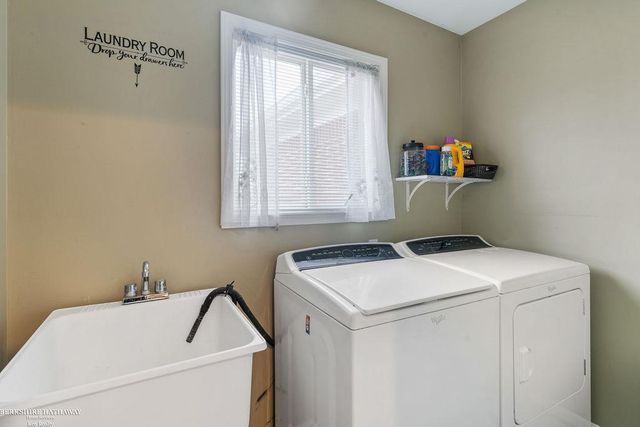 46568 Riverwoods Drive, Macomb Twp, MI 48044