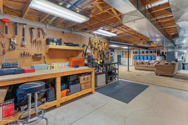 46568 Riverwoods Drive, Macomb Twp, MI 48044