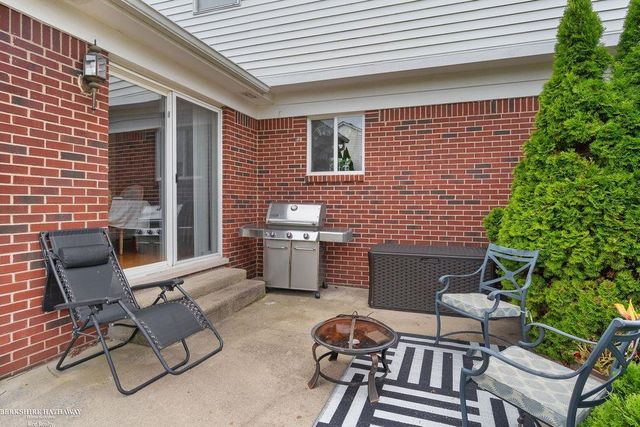 46568 Riverwoods Drive, Macomb Twp, MI 48044