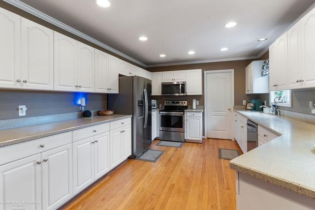 46568 Riverwoods Drive, Macomb Twp, MI 48044