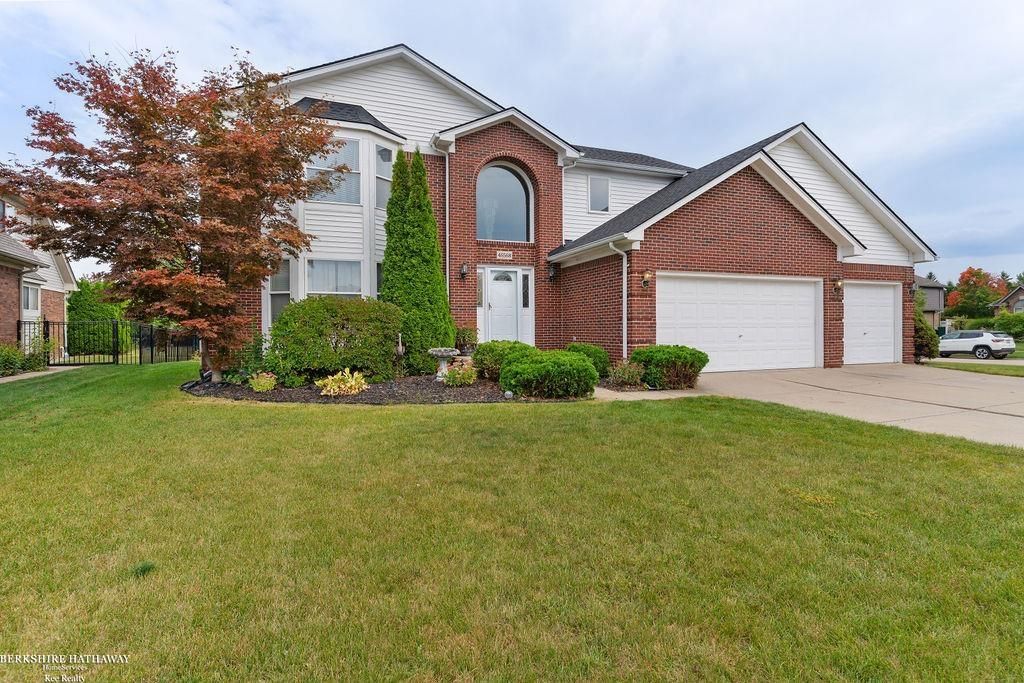 46568 Riverwoods Drive, Macomb Twp, MI 48044