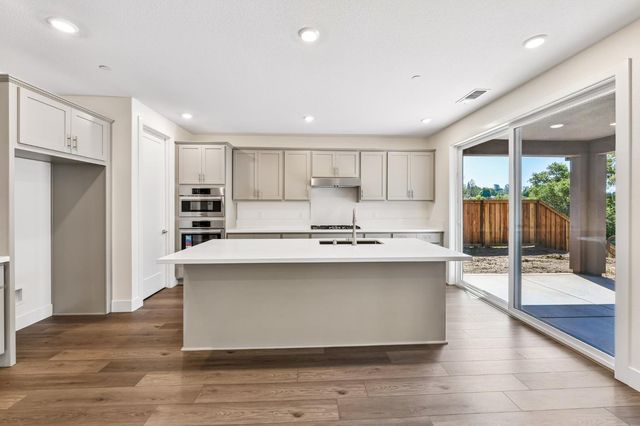 2340 Briar Meadow Cir, Auburn, CA 95603