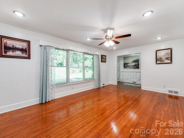7124 Ridge Lane Road, Charlotte, NC 28262